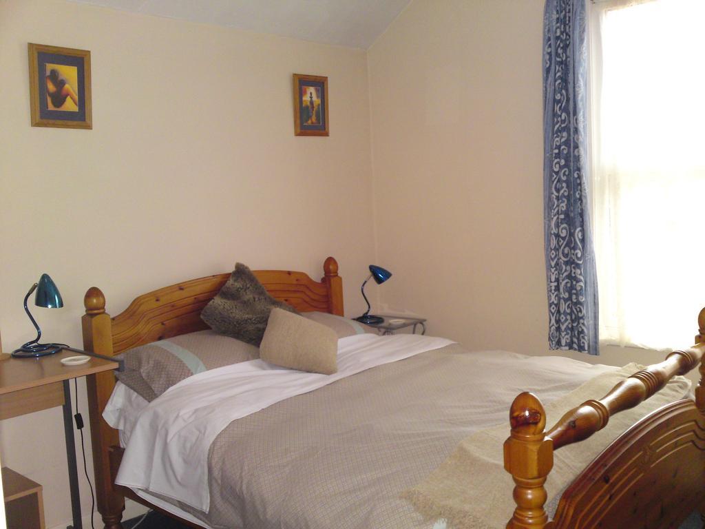Crestwell House Bed & Breakfast Eastleigh Ruang foto