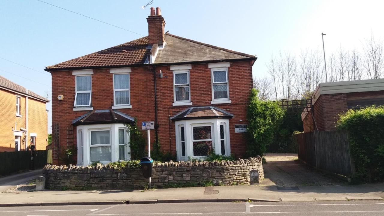 Crestwell House Bed & Breakfast Eastleigh Bagian luar foto