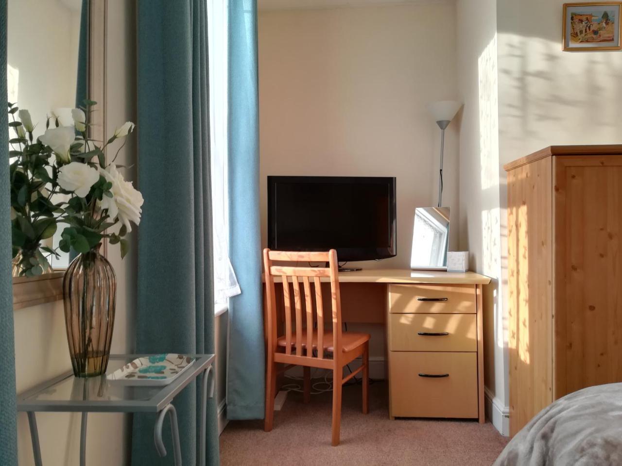 Crestwell House Bed & Breakfast Eastleigh Bagian luar foto