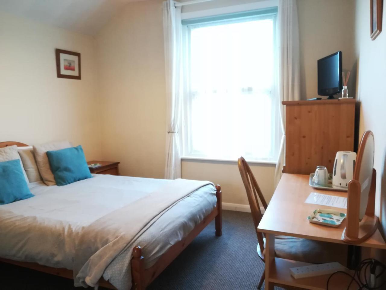 Crestwell House Bed & Breakfast Eastleigh Bagian luar foto
